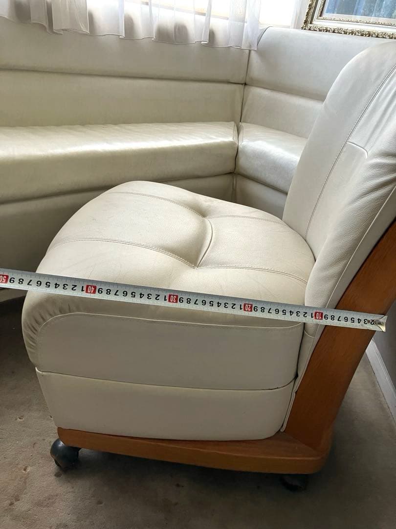 ホワイトレザー1人掛けソファ キャスター付き