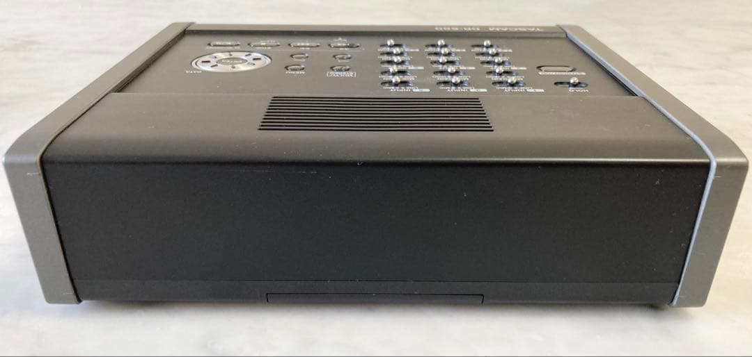 TASCAM DR-680 ポータブルマルチトラックレコーダー