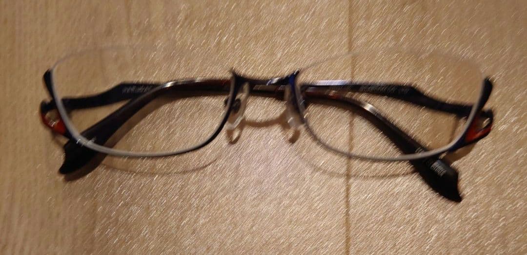 モンスターハンター×眼鏡市場コラボメガネ ナルガクルガモデル