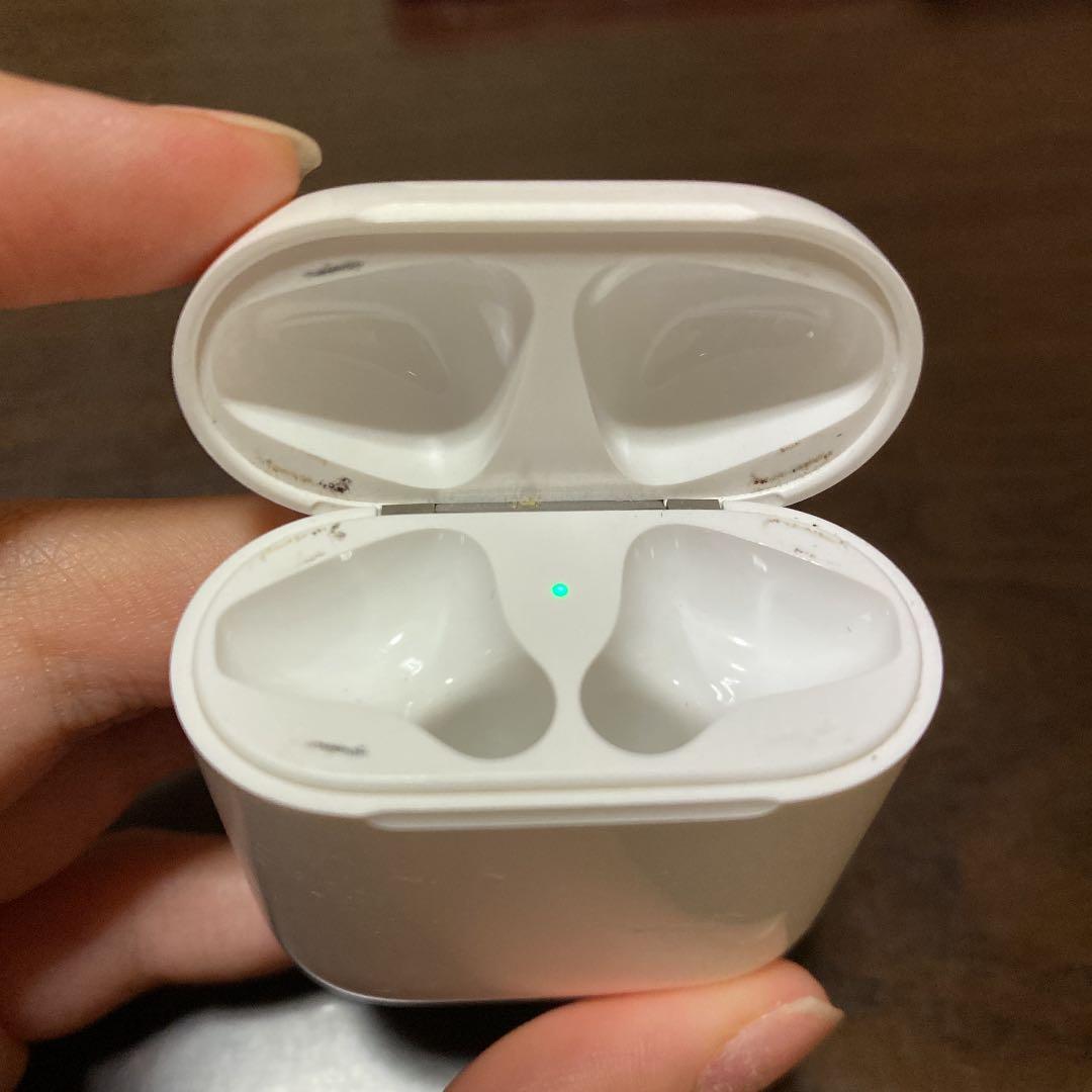 Apple AirPods 純正　充電器