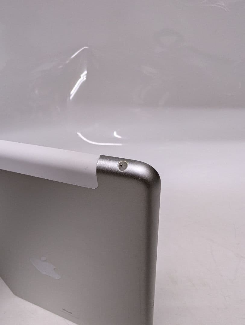 まりーApple iPad (第8世代) WiFi+Cellular　②