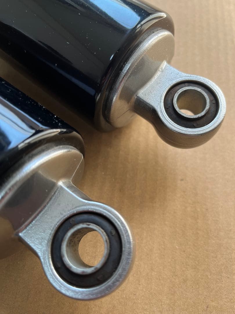 W650 リアサスペンション　リアショック　リアショックアブソーバー