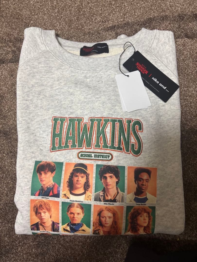 Stranger Things スウェット Lサイズ niko and...